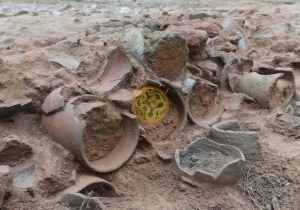 Khai quật khảo cổ học di chỉ đồ sành Trương Cửu, Bình Định, năm 2014.